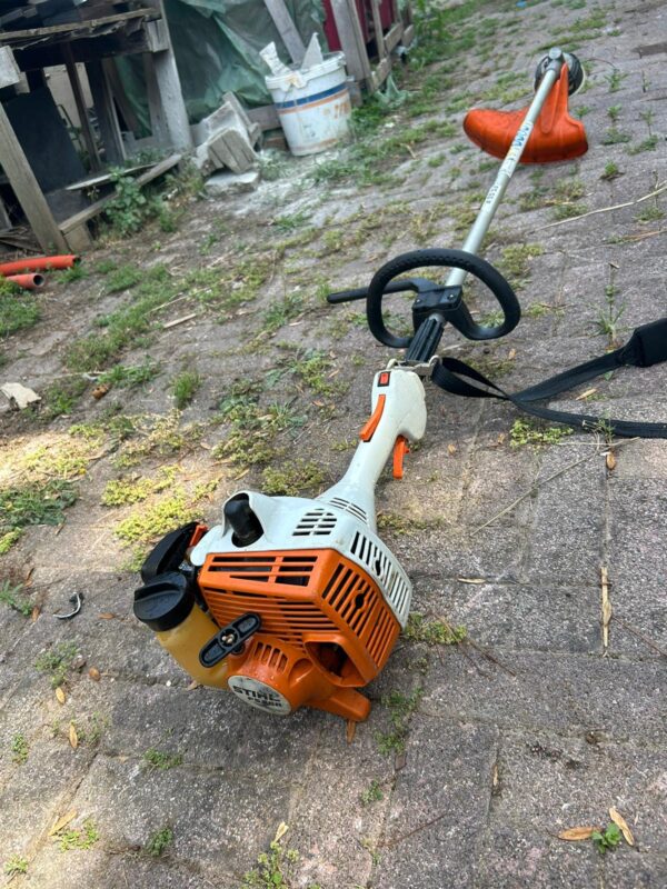 Decespugliatore Stihl FS 240 Ceccanti Macchine Agricole 01
